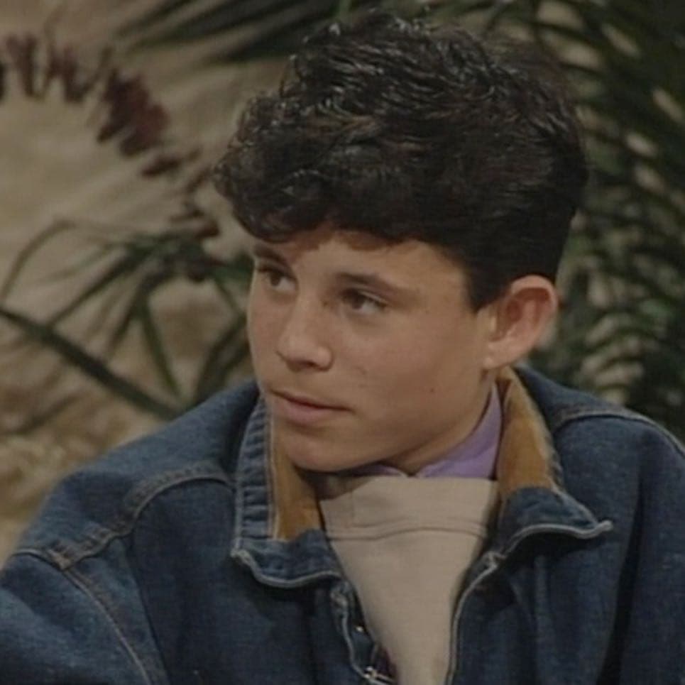 "Mi lucha es, sobre todo, por limpiar el nombre de mi madre y demostrar la verdad, y eso ya lo he hecho", dijo a El País. Tras la batalla legal en la que él y su mamá han invertido tres décadas, Santos dijo en Ventaneando sobre el intérprete de 'Hey': "Hay que tener muy poca vergüenza para poder rechazar a un hijo de esta manera".