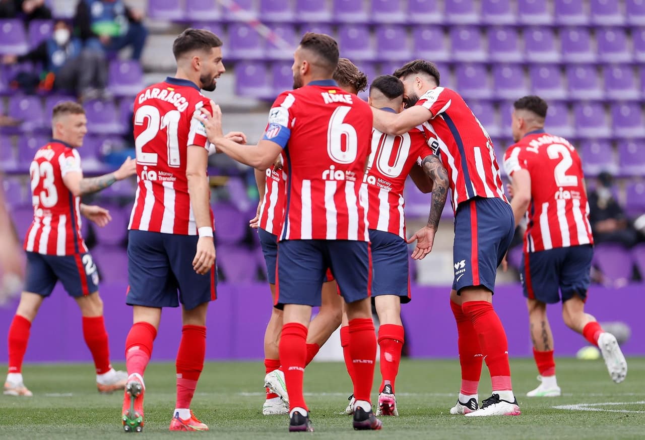 Luis Suárez se vuelve a poner la capa de héroe y consigue el tanto que le da la remontada y el título al conjunto colchonero al vencer 1-2 al Real Valladolid.