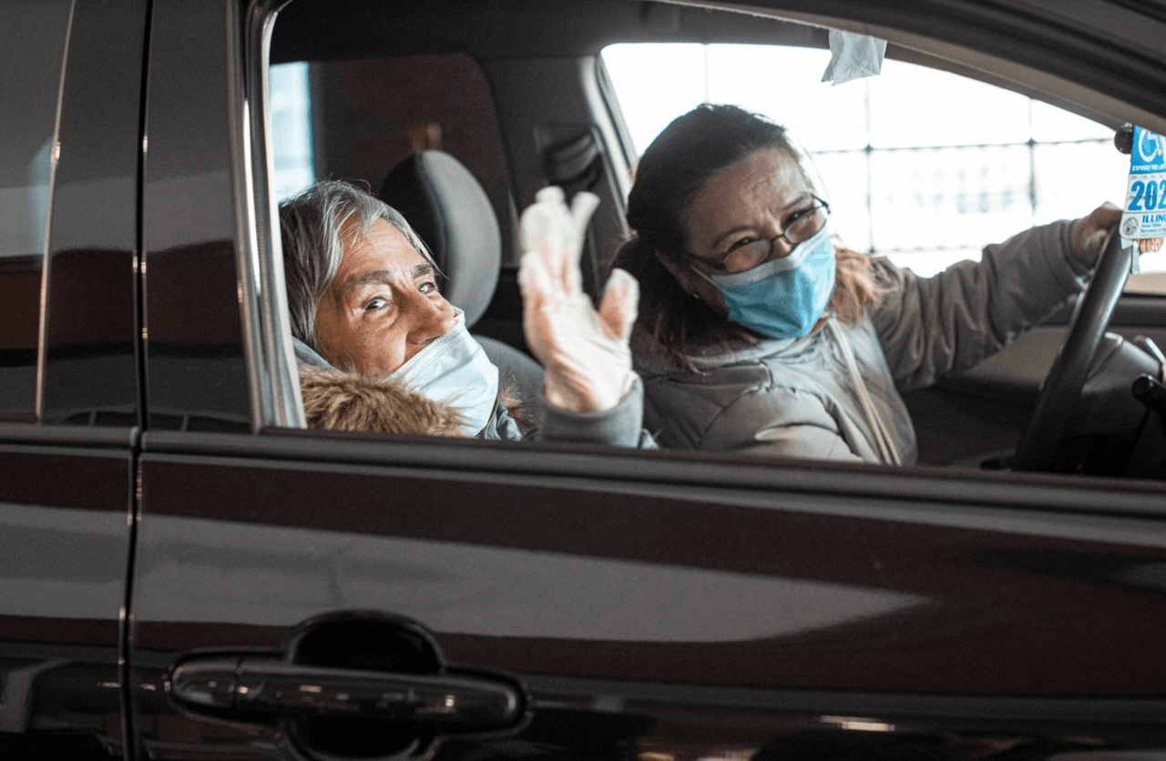 La hija de Benabe, Dalia Colón, dice que los días fueron largos y aterradores mientras ella y su familia esperaban buenas noticias. Esa buena noticia finalmente llegó hoy. Gracias al trabajo y el compromiso de los médicos de Advocate Illinois Masonic, cuatro días después de su admisión, Benabe está en camino a la recuperación y está de regreso a su hogar para su propia cuarentena.Colón dice que es un milagro, y la familia agradece que todavía esté aquí. Benabe espera reunirse con la familia, recuperarse en la comodidad de su hogar y disfrutar de comidas puertorriqueñas caseras.