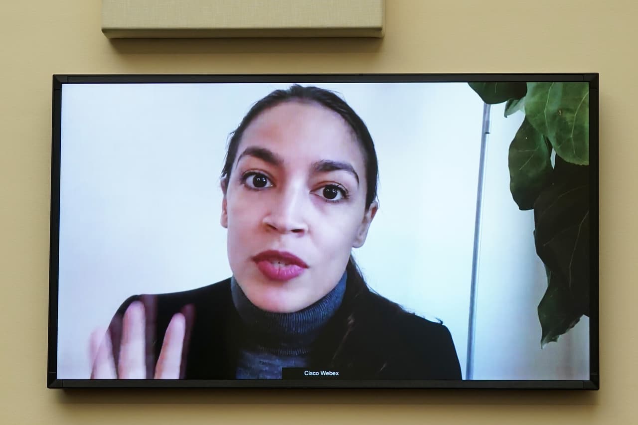 Alexandria Ocasio-Cortez dijo que temía perder su vida durante el asalto al Capitolio