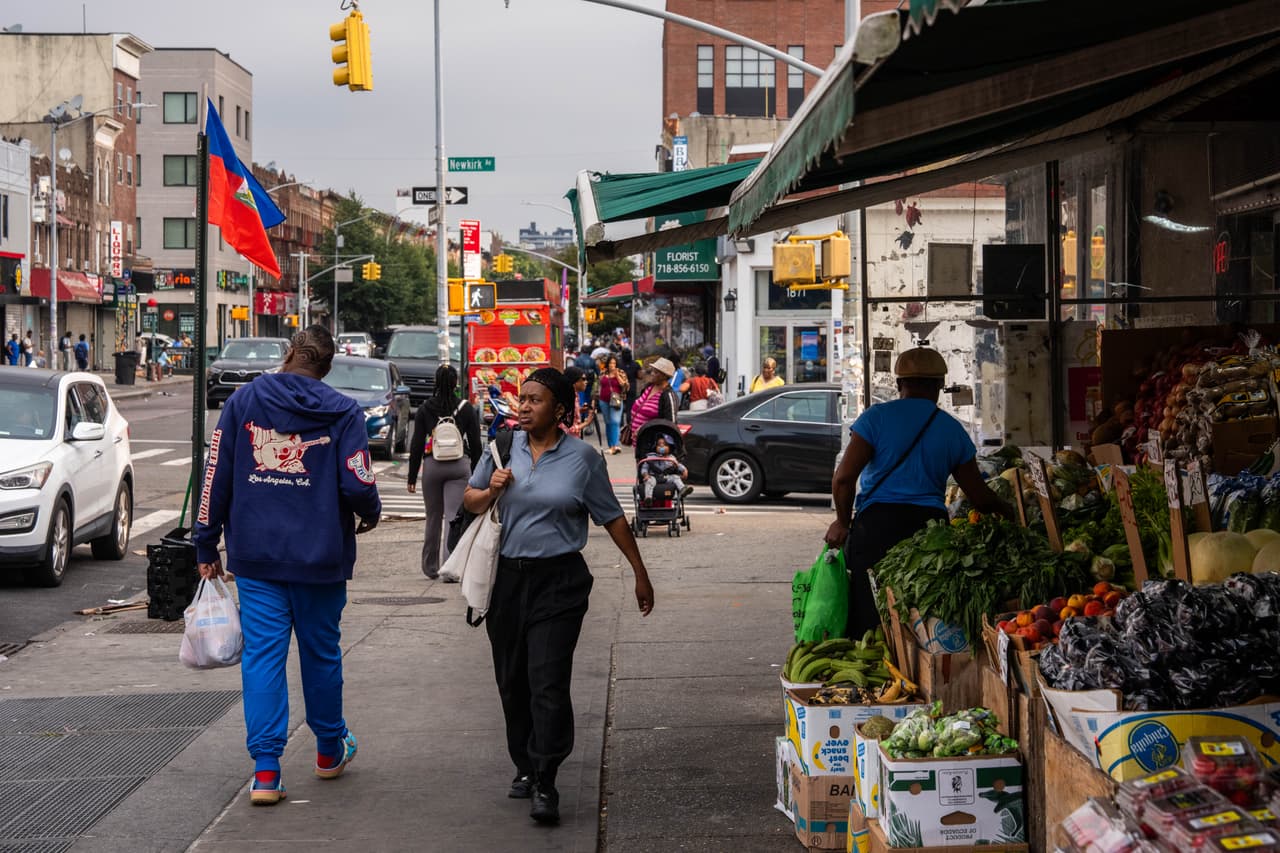 Las calles de Springfield reviven la incertidumbre y su comunidad haitiana teme que lleguen las deportaciones tras el fin del TPS