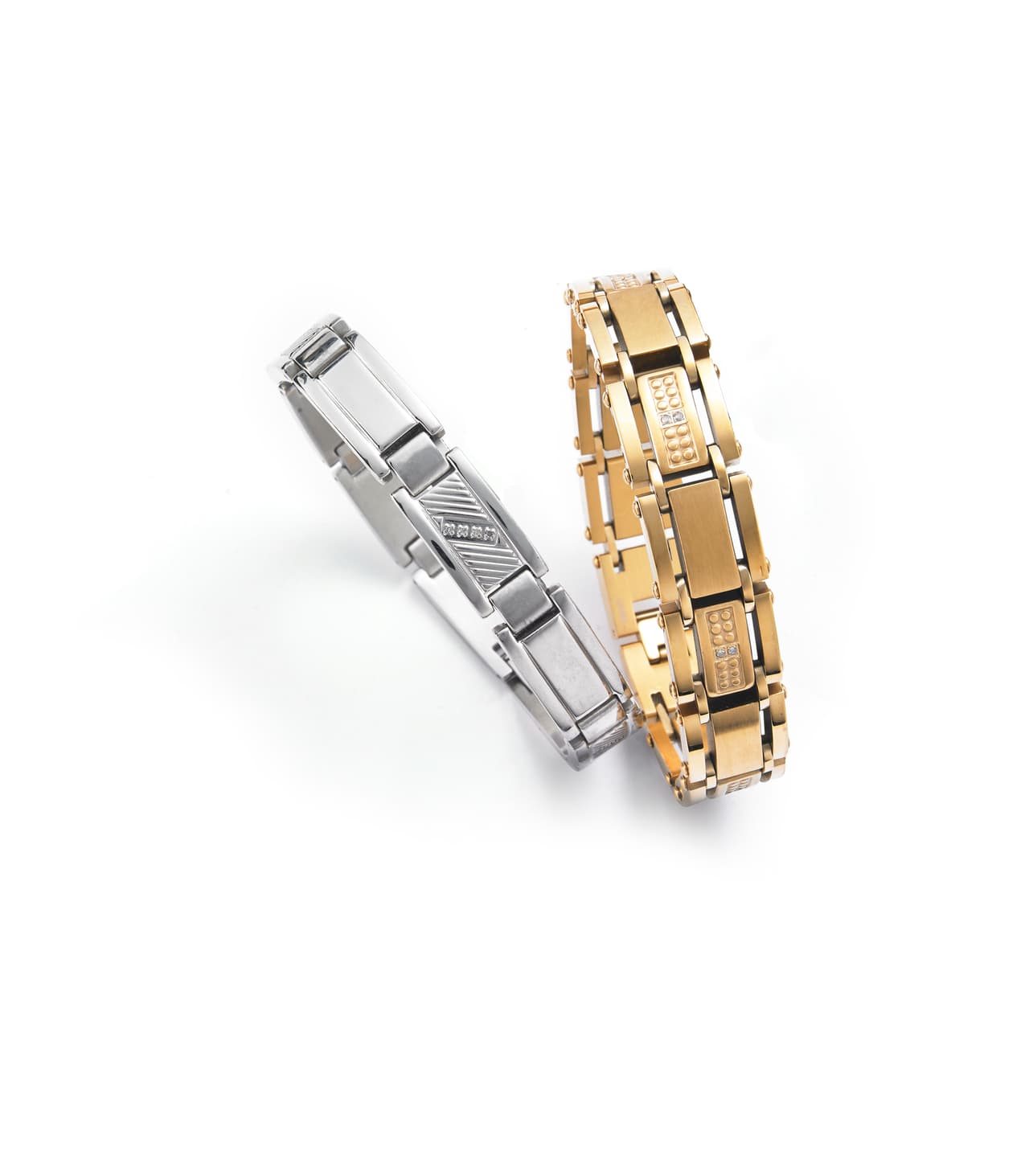 En un precio más bajo, pero con igual de elegancia están estos otros brazaletes.