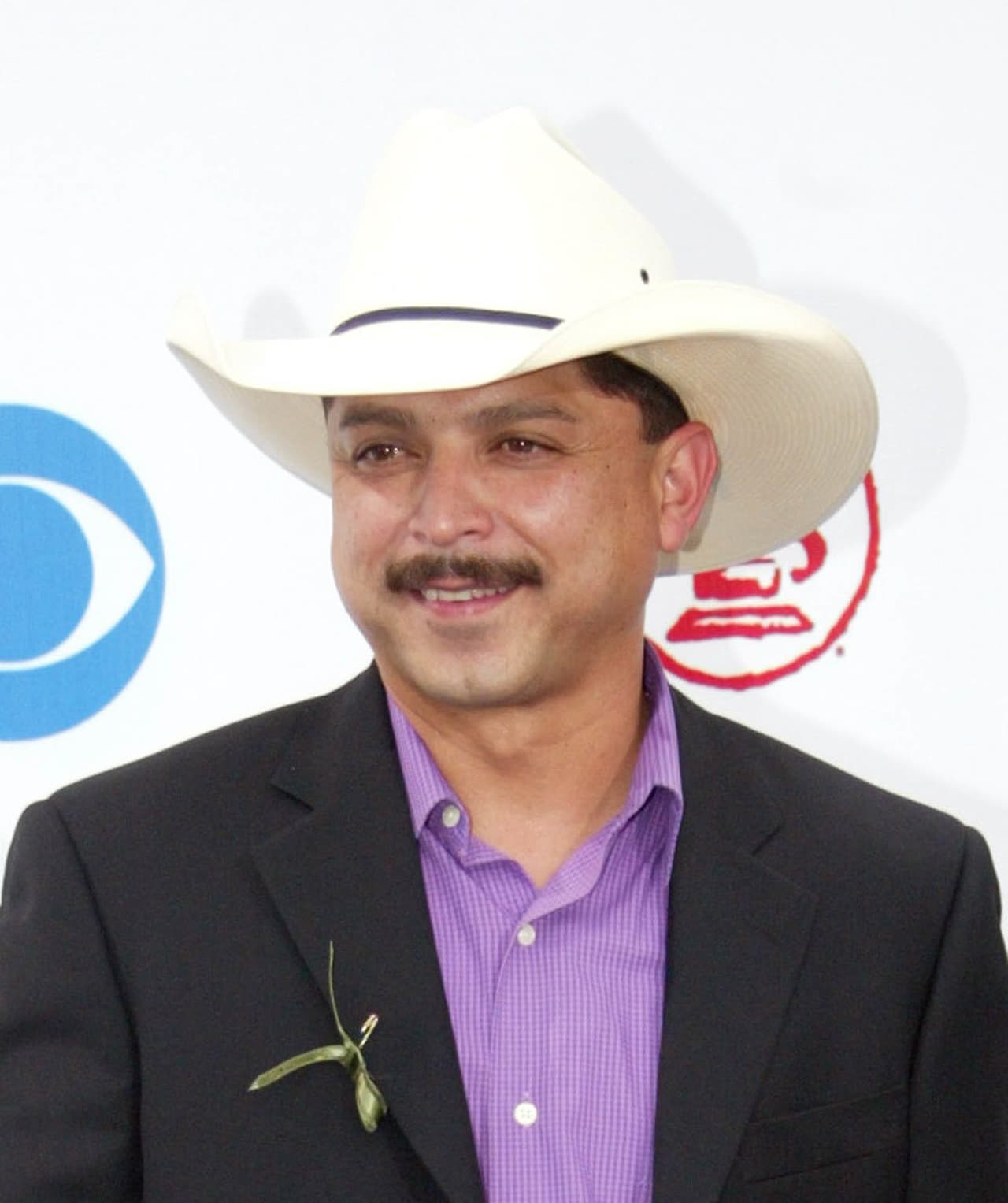 En septiembre de 2003, Emilio Navaira estuvo presente en la entrega del premio Grammy Latino en Miami.