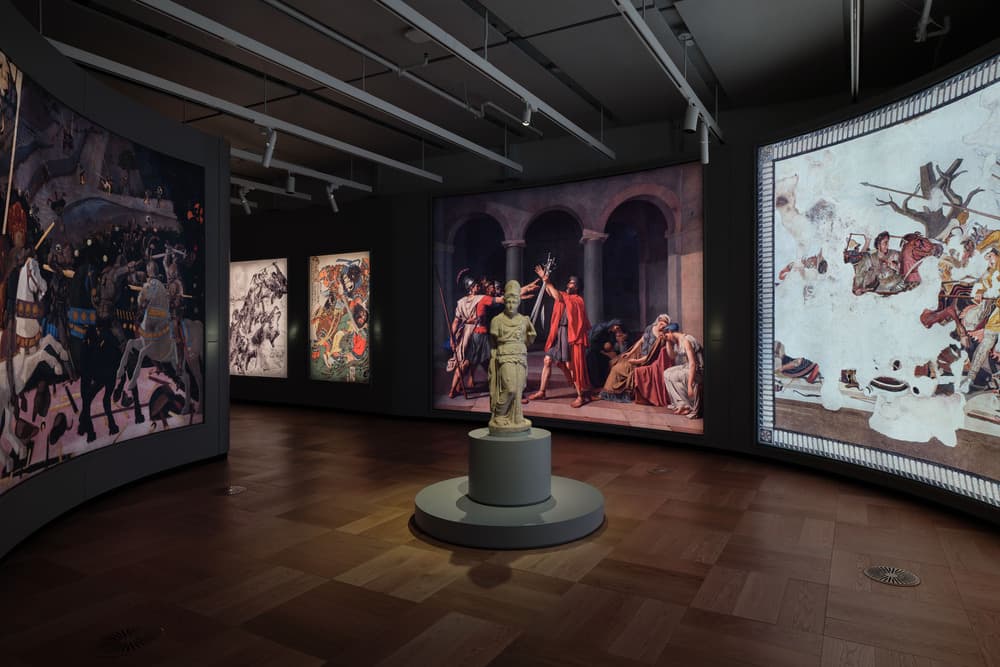 La colección inaugural presenta más de 1,300 obras y explora cómo los seres humanos han utilizado imágenes para transmitir historias, creencias, emociones y experiencias a través de los siglos.
<br>