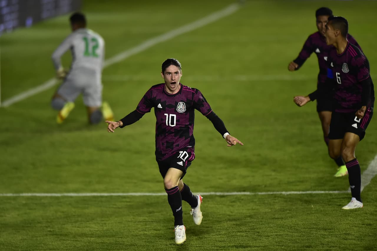 México venció 2-1 a Brasil en la segunda jornada de la Reveletions Cup.