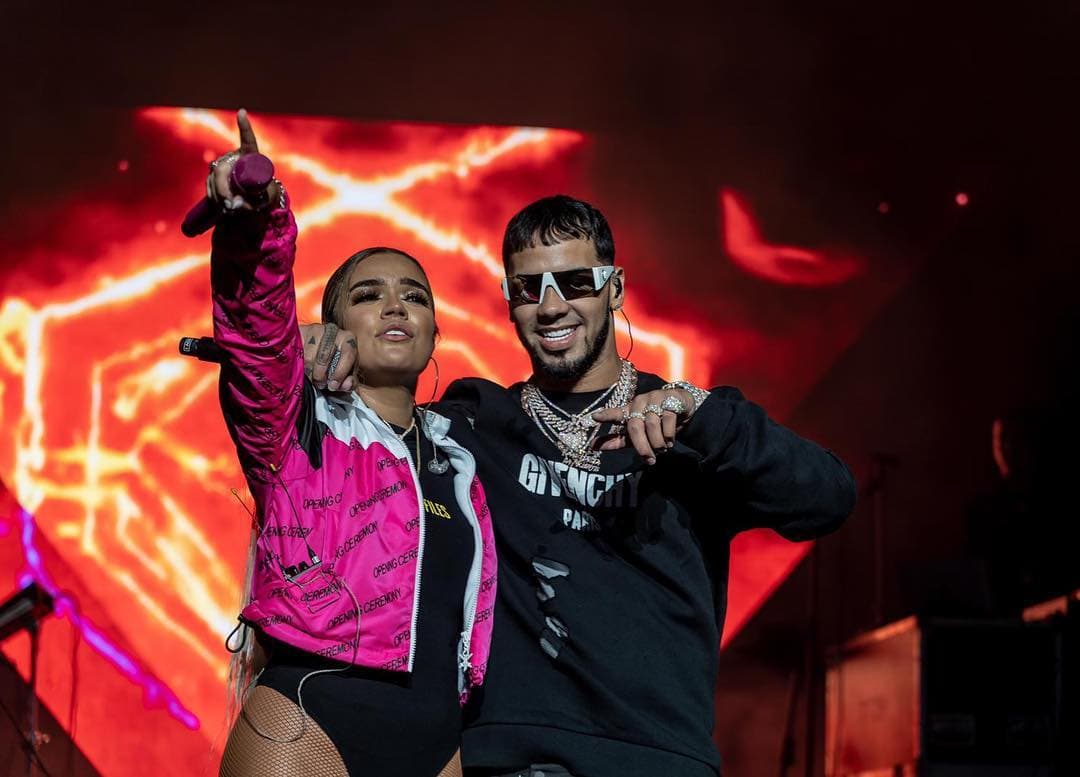 Lo cierto es que Karol G no tiene nada que ver con la rivalidad entre Cosculluela y Anuel, y utilizarla a ella es una jugada muy sucia y cobarde.