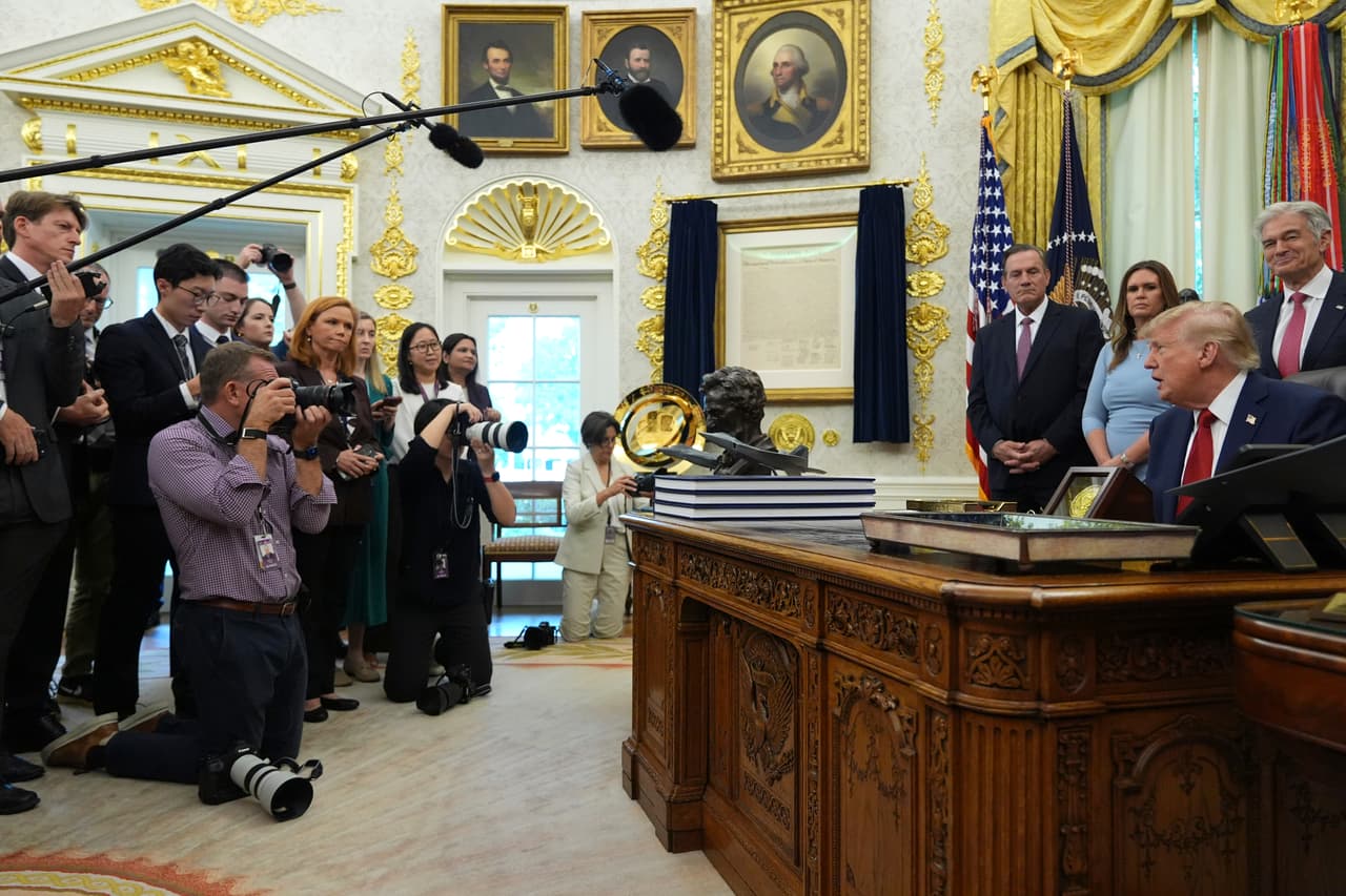 Donald Trump niega atacar la libertad de prensa y afirma que combate las “noticias falsas”