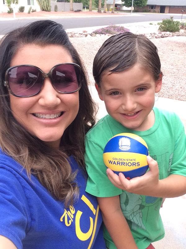 Fans muestran su apoyo a los Warriors