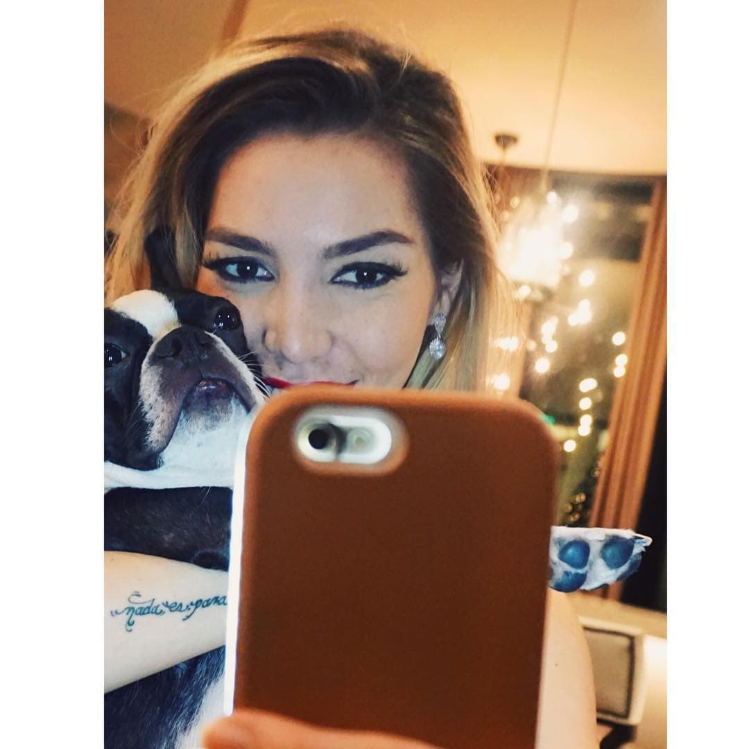 “Es normal, simplemente los dos no estábamos funcionando. Los dos tomamos esa decisión,
<b>todo fue muy calmado</b>, todo fue buena onda", destacó en aquella ocasión la cantante al tratar de explicar su divorcio.