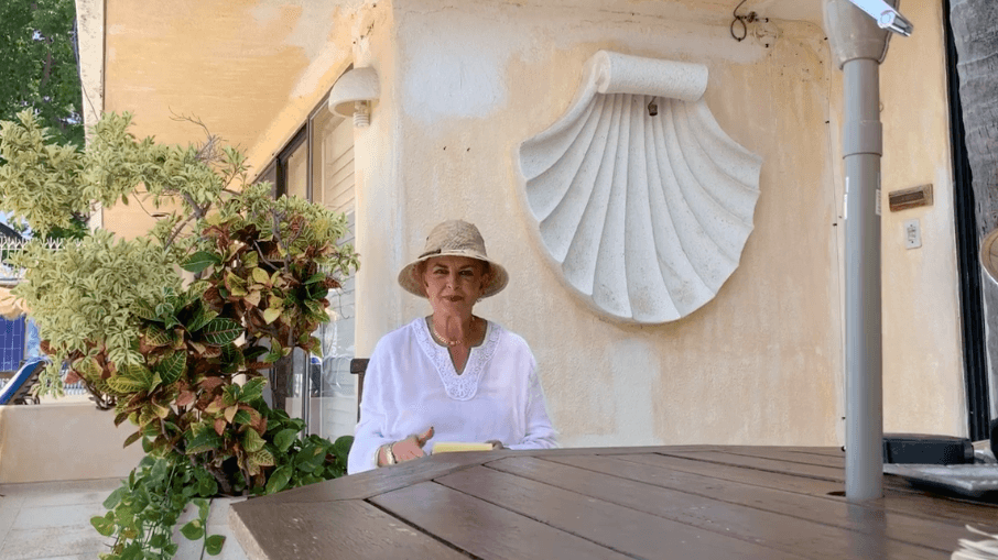 Su segundo matrimonio fue con el político Alejandro Carrillo Castro, con quien estuvo casada hasta 2015.
<br>