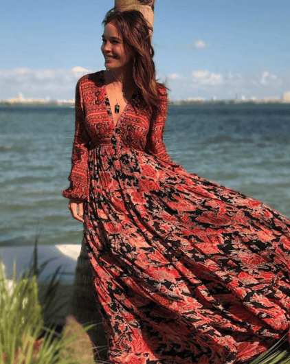 Este año veremos una explosión de pétalos de colores, no te quedes fuera de esta tendencia.