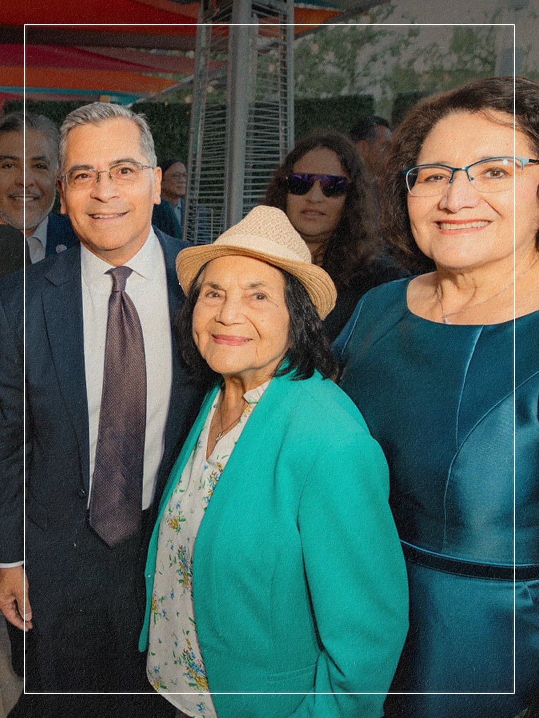 <b>Xavier Becerra, aspirante demócrata a la gubernatura de California</b>, rindió homenaje a Dolores Huerta, destacando su incansable labor, su compromiso con los derechos civiles y laborales, y el legado de lucha que deja para las futuras generaciones. “¡A Dios, Dolores! ¡Sí se puede!”.