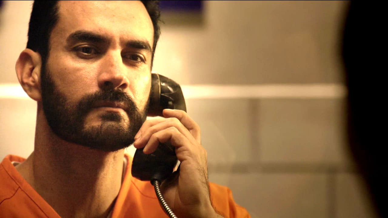 <b><a href="http://www.univision.com/novelas/la-doble-vida-de-estela-carrillo/la-doble-vida-de-estela-carrillo-la-libertad-de-ryan-estara-en-manos-de-estela-avance-capitulo-2-video">Ryan se quedó helado al descubrir que en realidad no es Estela Carrillo</a></b>. ¿La delatará?