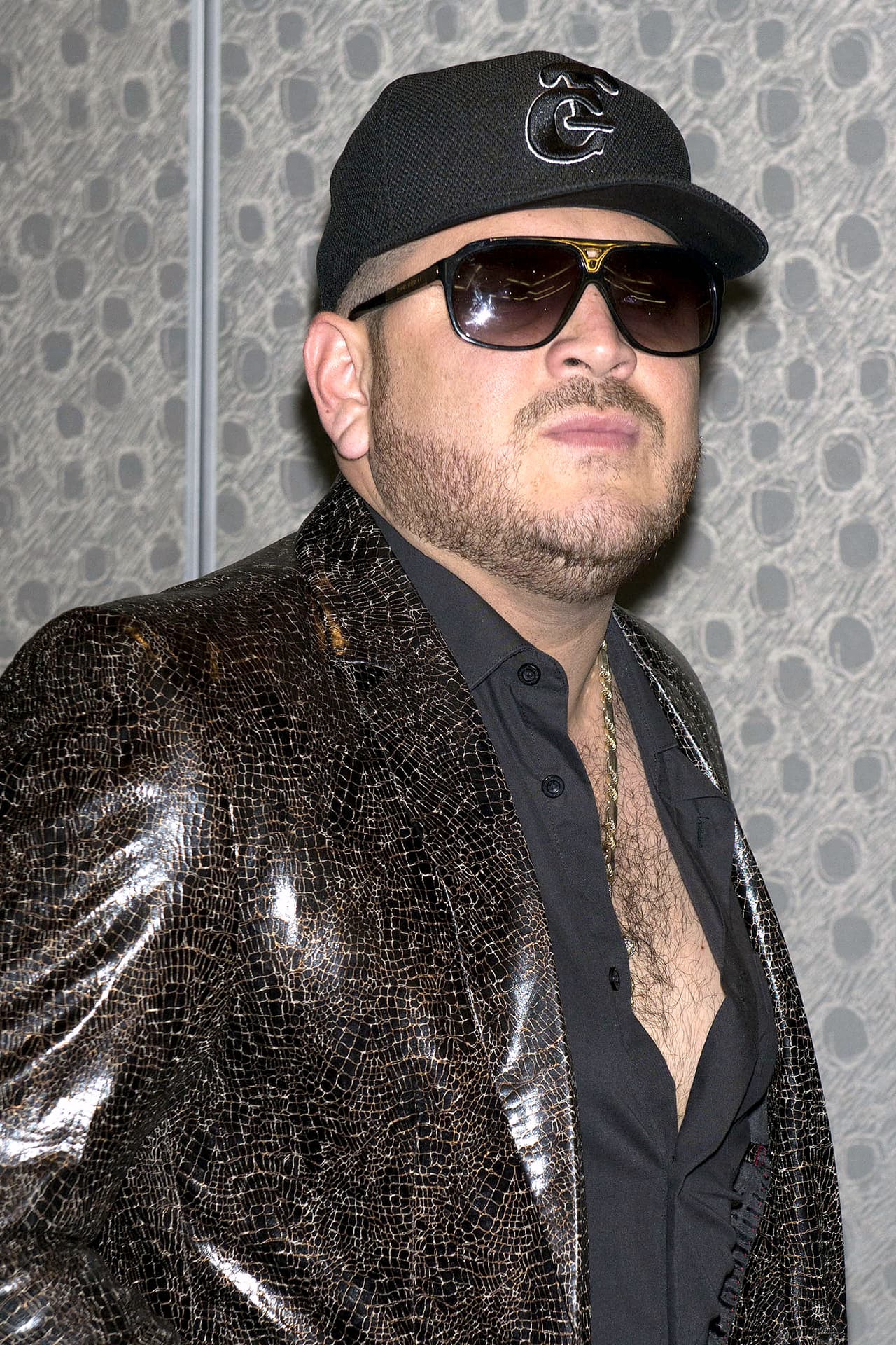 El Komander es otro que goza de tener una familia numerosa, con un total de seis hijos, incluyendo a unos gemelos, según SDPnoticias.com.