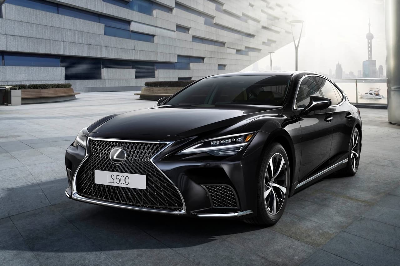 <h3 class="cms-H3-H3"><b>Lexus LS</b></h3>
<br>
<br>
<b>Segmento: </b>carro de lujo
<br>
<br>
<b>Porcentaje de valor retenido después de 5 años: </b>33.0%
