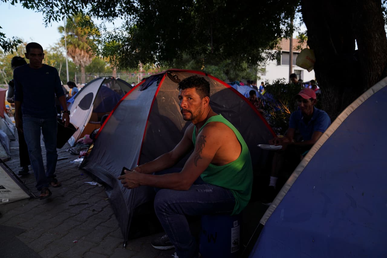 El gobierno de López Obrador anuncia el fin del polémico "Quédate en México"