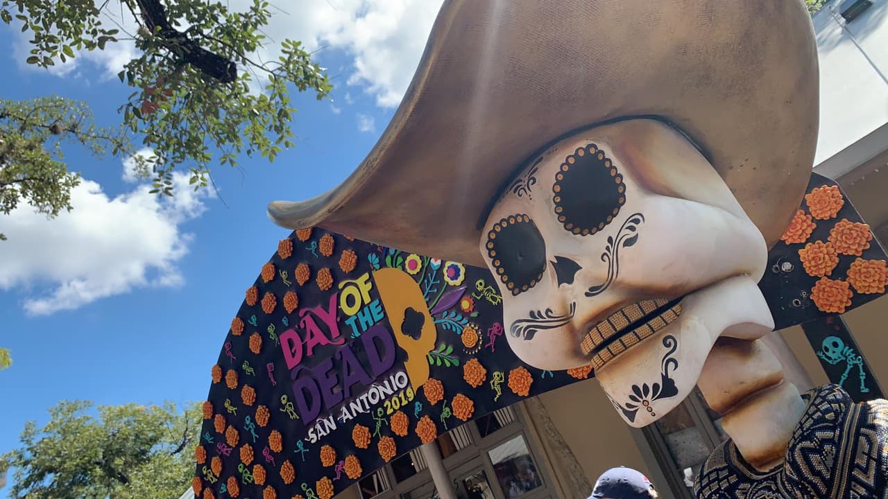 La figura de Selena Quintanilla vivirá por siempre en San Antonio cuando en el mes de noviembre esté erguida la estatua que se confeccionó en su honor para celebrar el Día de Muertos.