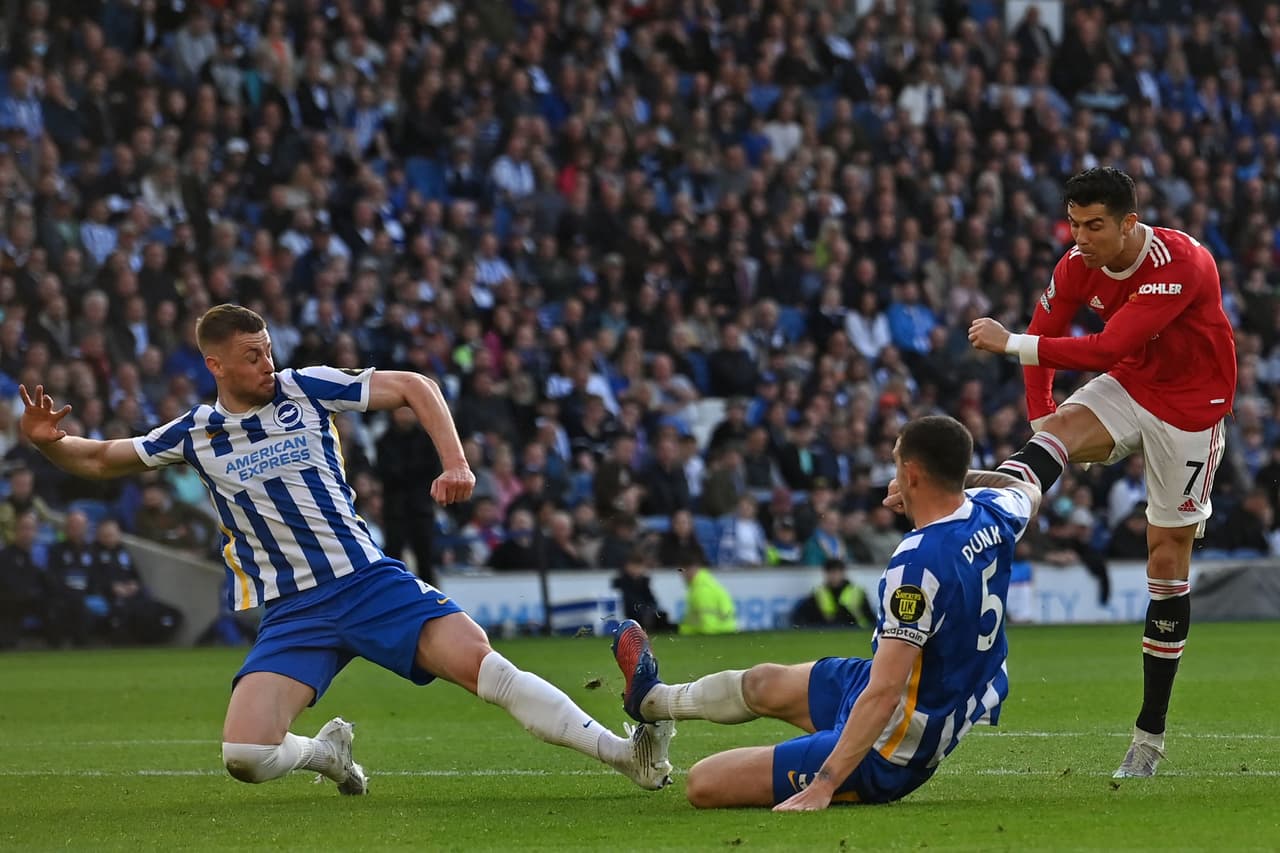 Brighton sorprendió y goleó 4-0 al Manchester United que se quedó sin posibilidades de calificar a la Champions League.