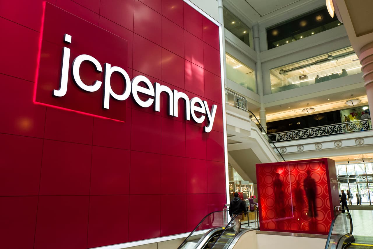<b>JCPenney.</b> Sus tiendas abrirán a las 2 PM.