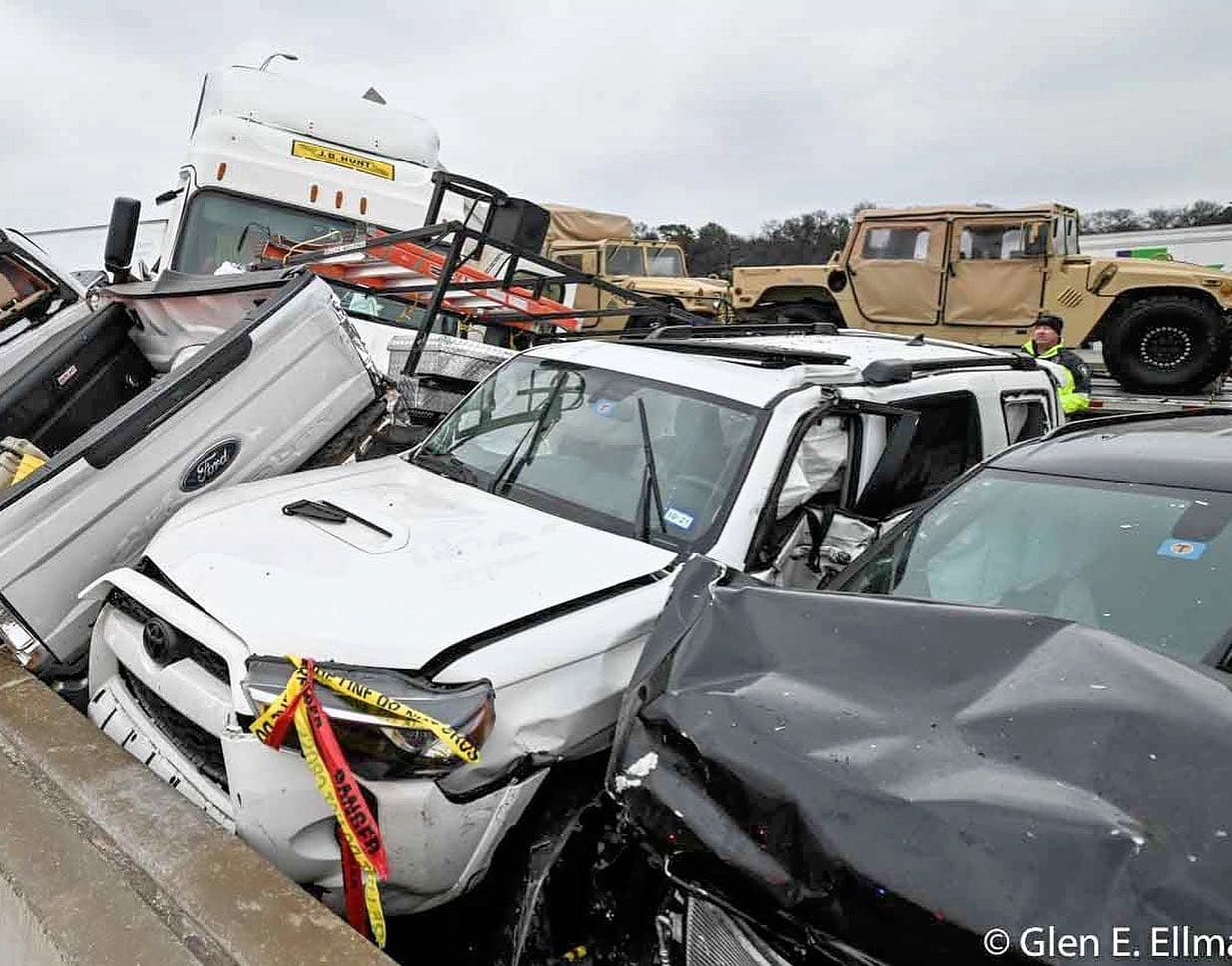 135 vehículos estuvieron involucrados en en el accidente en cadena que dejó 6 muertos y más de 60 heridos