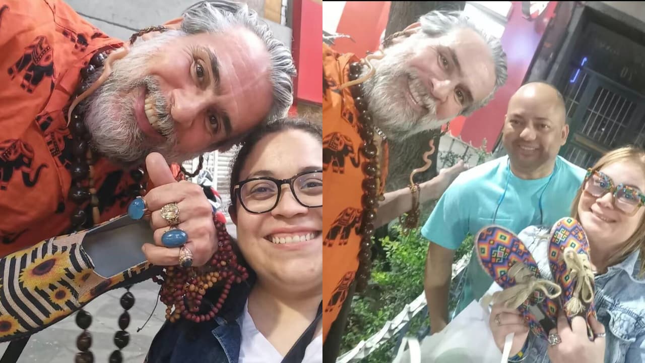 El actor Carlos Amador diseña y vende calzado "artesanal" que en algunas ocasiones ofrece en calles de la Ciudad de México.
