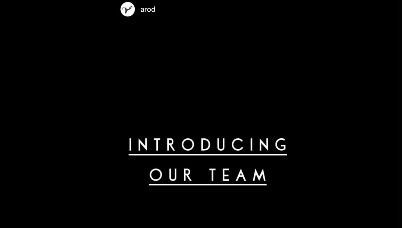 Así las cosas, este lunes a Alex Rodríguez se le ocurrió presentar su familia inmediata a sus seguidores, ofreciendo como un detalle adicional, los trabajos que todos ellos desempeñan... aunque solo sea en su mente.