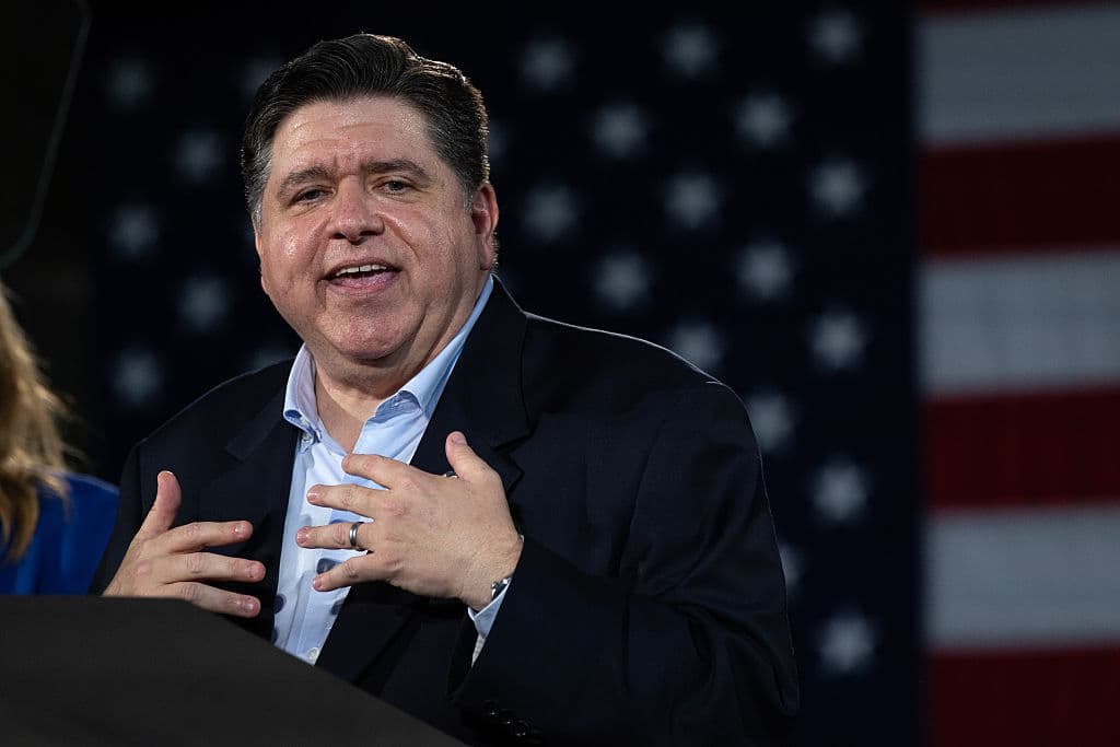 <b><a href="https://www.univision.com/local/chicago-wgbo/boicot-inversiones-empresas-el-salvador-gobernador-illinois-pritzker-kilmar-abrego-garcia" target="_blank">JB Pritzker, gobernador de Illinois,</a></b> confirmó esta semana que aspirará a un tercer término, en las elecciones de 2026.