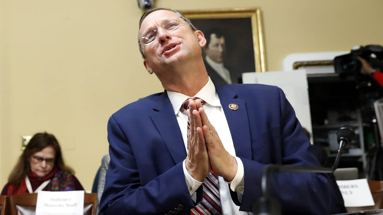 Incluyen a republicano por Georgia en grupo que defenderá a Trump en juicio político