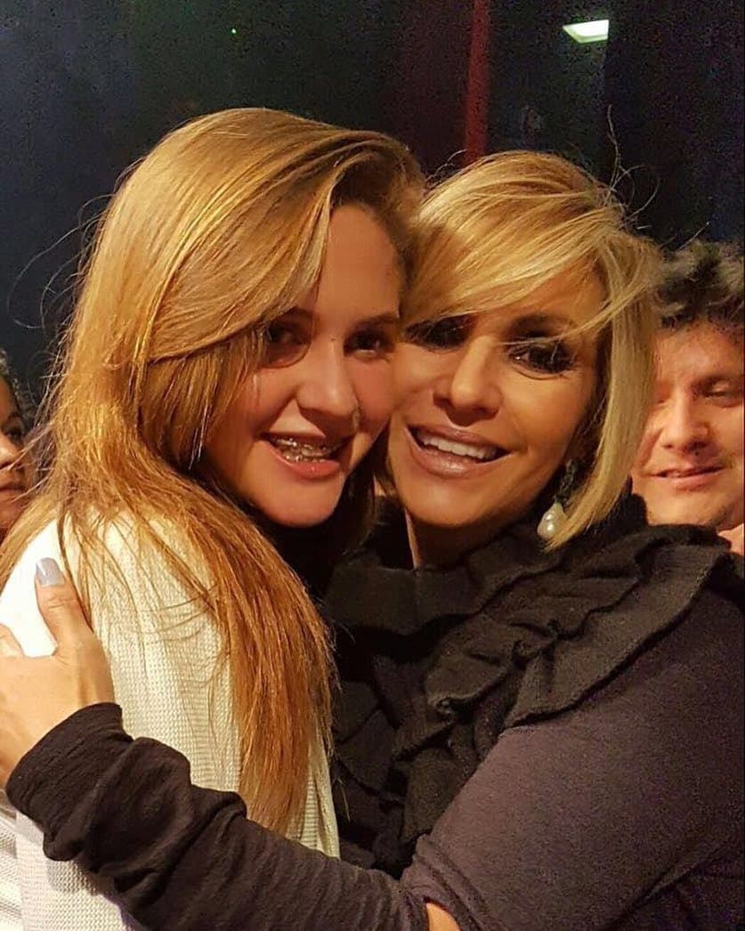 La actriz mexicana está muy orgullosa de la
<b>familia que formó con Gustavo Díaz Ordaz III</b>, nieto del expresidente de México, Gustavo Díaz Ordaz. Fruto de su amor, nacieron tres hijos, entre ellas Danka.