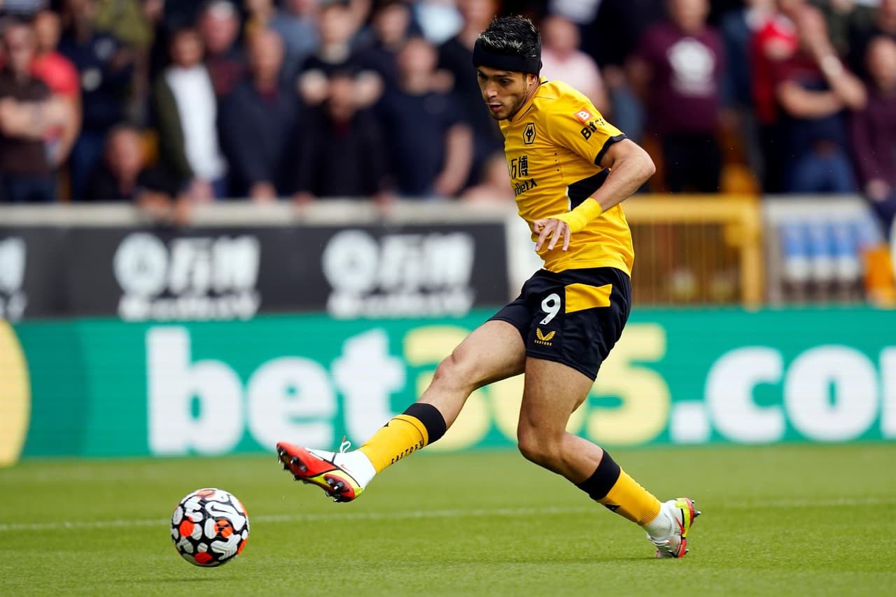 Wolverhampton ve la derrota ante el Manchester United por la mínima, durante la tercera Jornada de la Premier League. Mason Greenwood le dio el gol a los ‘Red Devils’ al minuto 80 del encuentro y, los de Raúl Jiménez suman ya su tercera derrota en la liga.
<br>