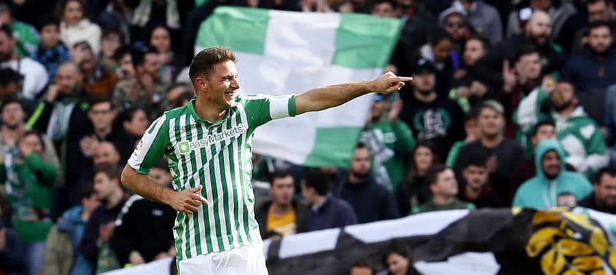 El Betis regaló a sus aficionados un partidazo, anotando tres goles ante la Real Sociedad y sumando tres puntos a su favor. El ex-americanista, Guido Rodríguez, debutó en cancha, mientras que Andrés Guardado realizó una asistencia. Lainez no vio minutos en el campo.