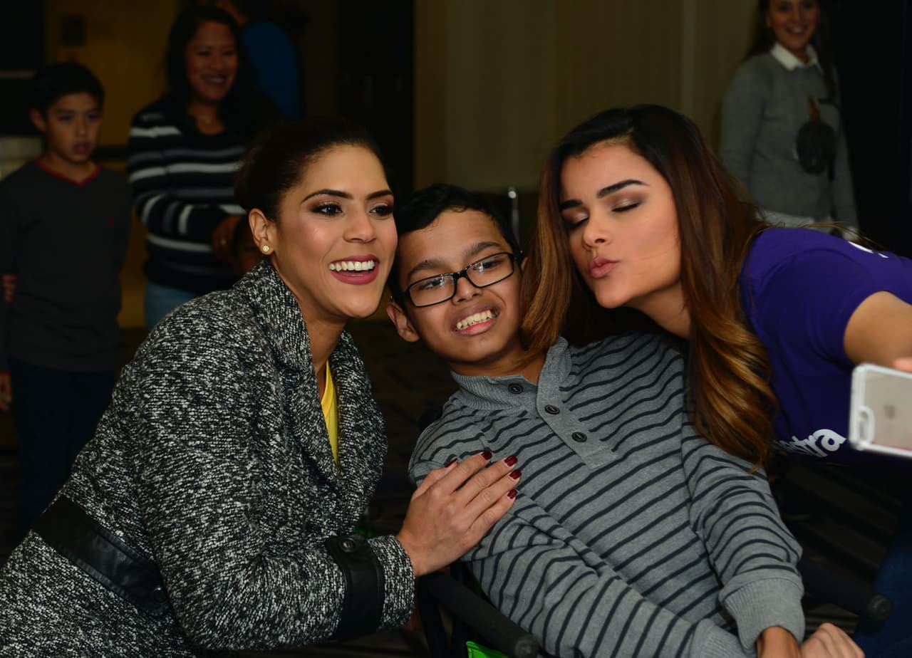 Así como estas celebridades, tú también puedes ser parte de la magia de TeletonUSA y el Padrinotón