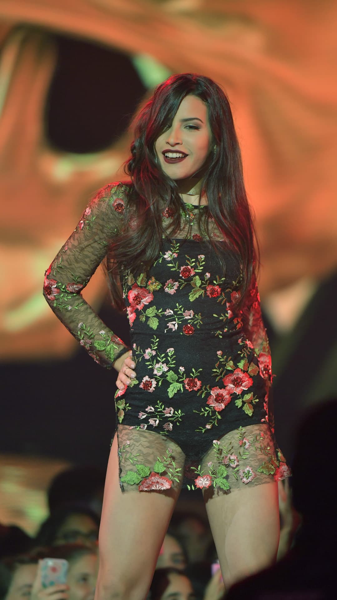 Subió al escenario de nuevo pero esta vez en banda.