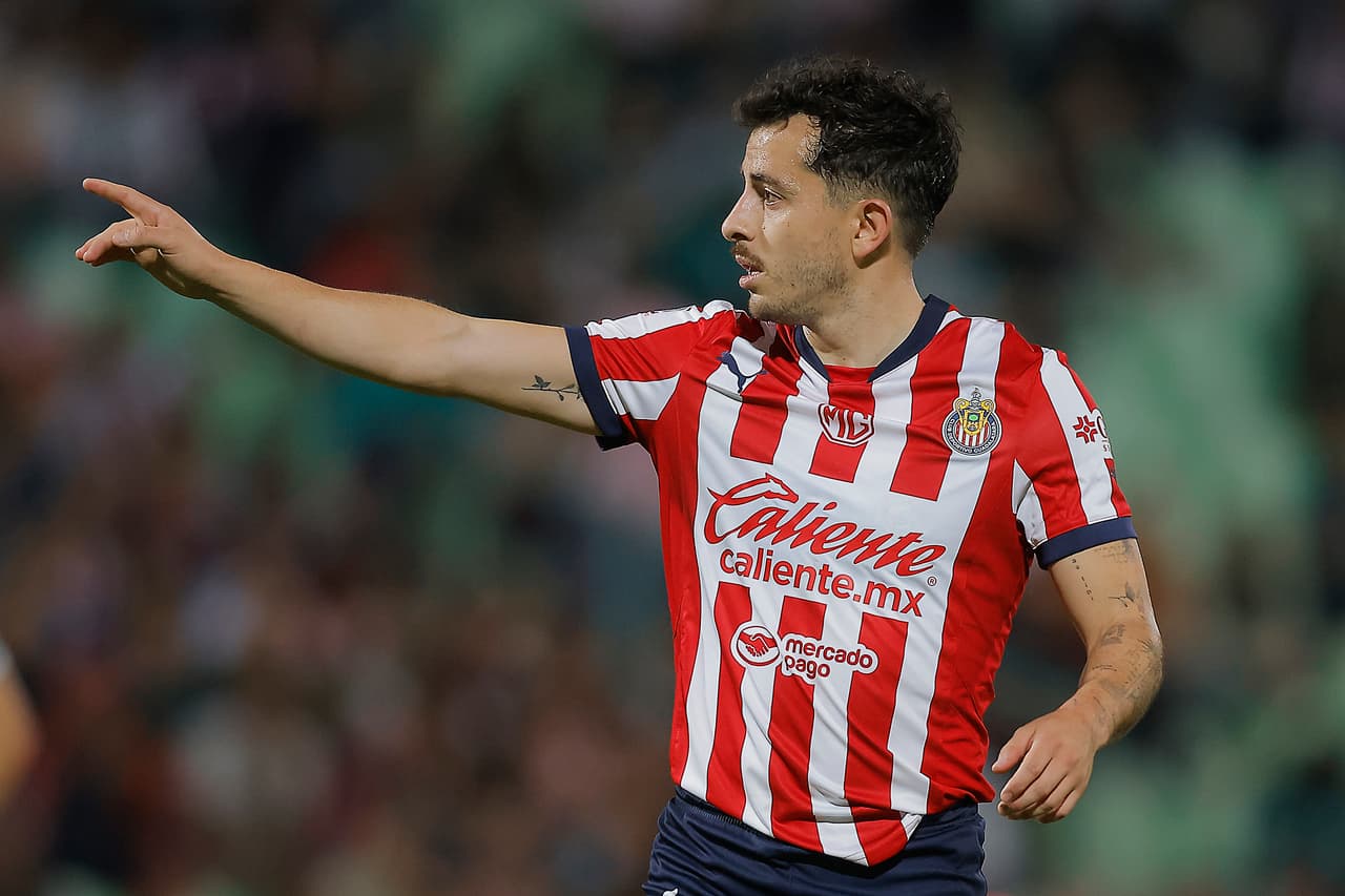 Mozo entra al quirófano previo a pretemporada de Chivas