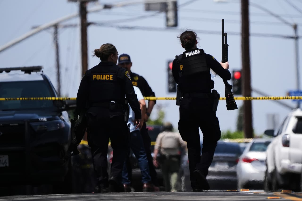 Un casco salva la vida de un jardinero tras el tiroteo en el Centro Islámico de San Diego