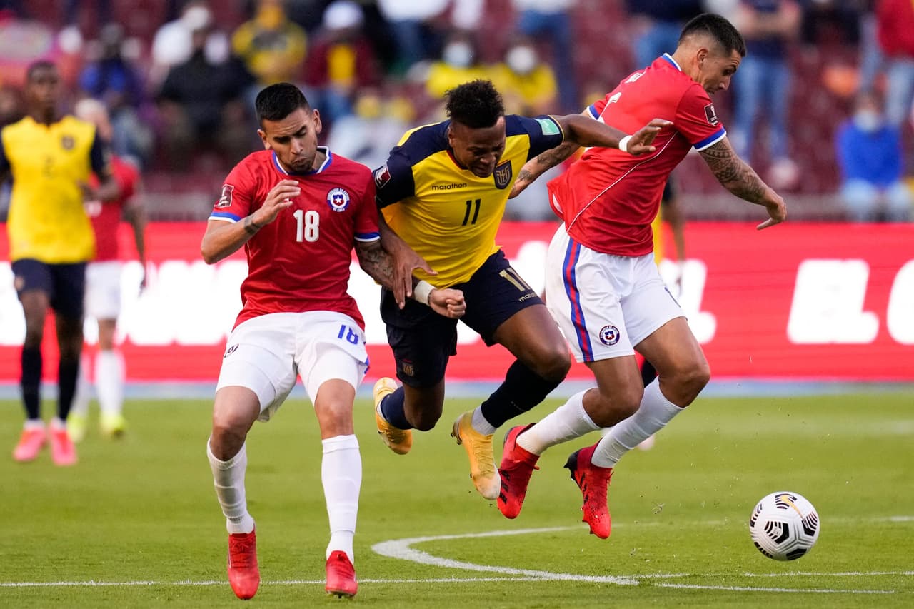 Chile tuvo un hombre más en la parte final del encuentro pero no encontró la llave para abror la portería de Ecuador.