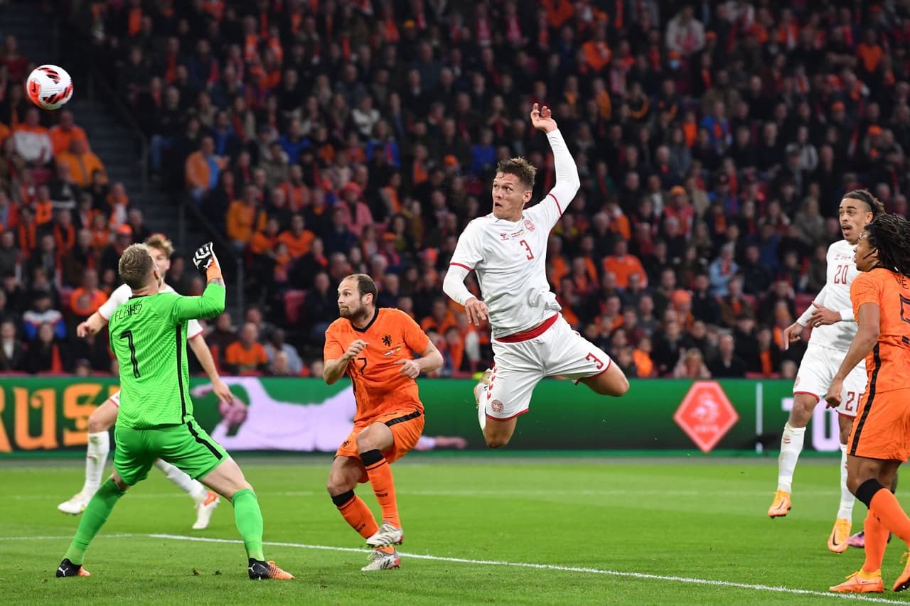 Holanda derrotó 4-2 a Dinamarca en amistoso celebrado en Ámsterdam; Eriksen anotó golazo en su regreso a su selección.