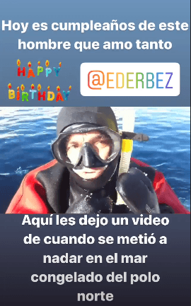 Por su parte, Aislinn publicó un par de videos en Instagram Stories en donde el comediante se encuentra en las frías aguas del Polo Norte.