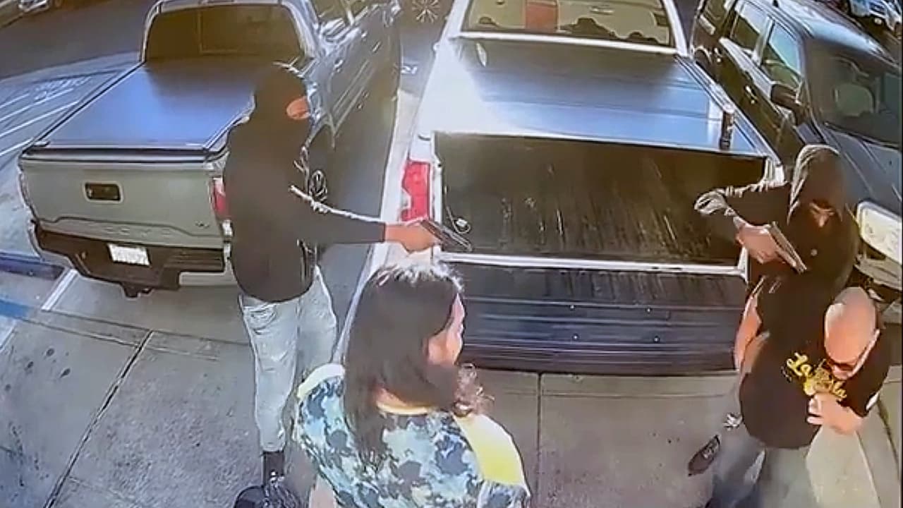 “Oakland está fuera de control”: video muestra asalto de restauranteros latinos a punta de pistola
