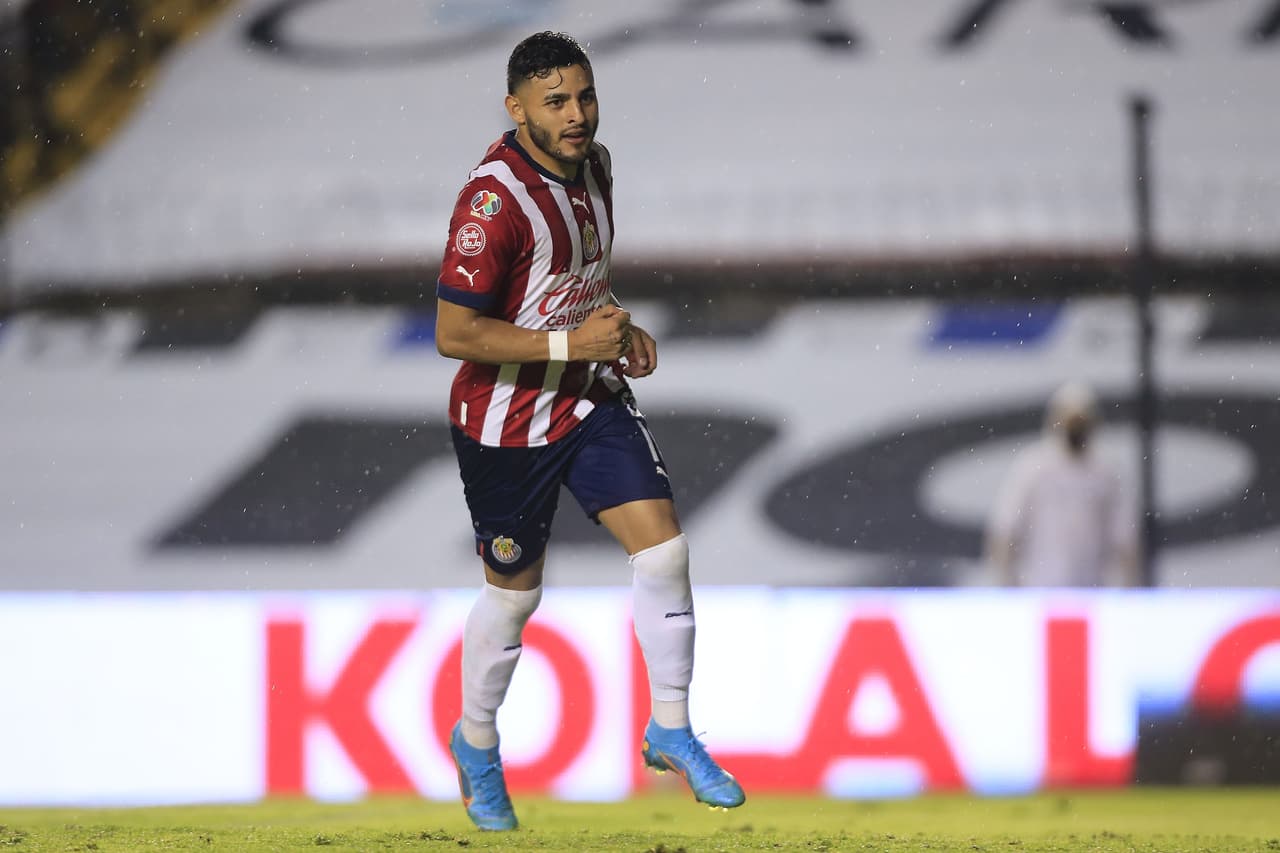 Chivas sigue sin ganar en el Apertura 2022 pese a los goles de Pérez-Bouquet y Alexis Vega, suma 4 empates y dejó ir una gran oportunidad para salir del irregular bache, mientras que los Gallos Blancos tampoco lograron salir del fondo de la tabla general.