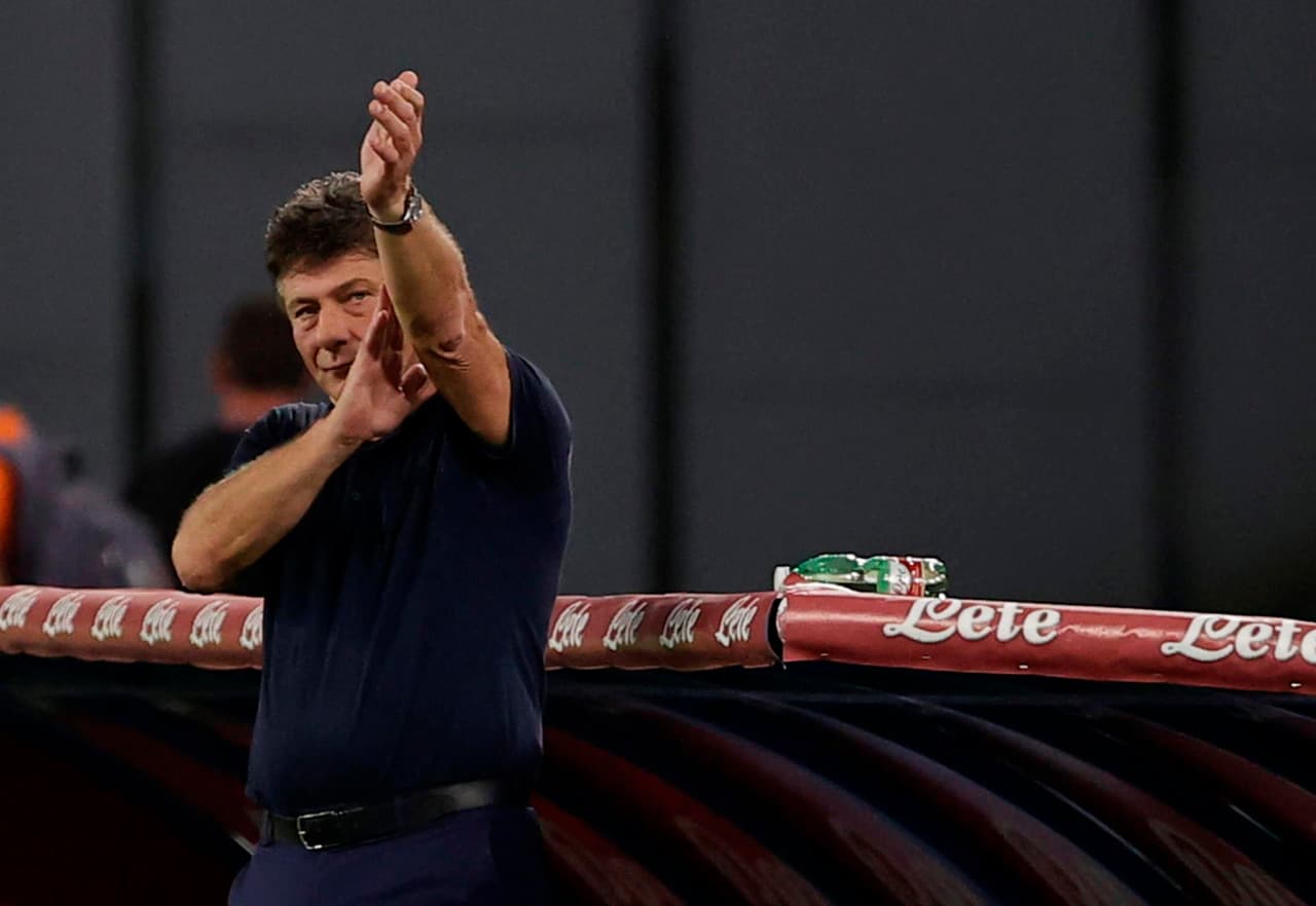 Con anotaciones de Victor Osimhen (11') y Lorenzo Insigne de penalti (57'), el Napoli se impone ante Cagliari 2-0 durante la Jornada 6 en la Serie A. Hirving Lozano jugó los 20 últimos minutos del encuentro y la escuadra 'Azzurra' sigue super líder de la tabla.