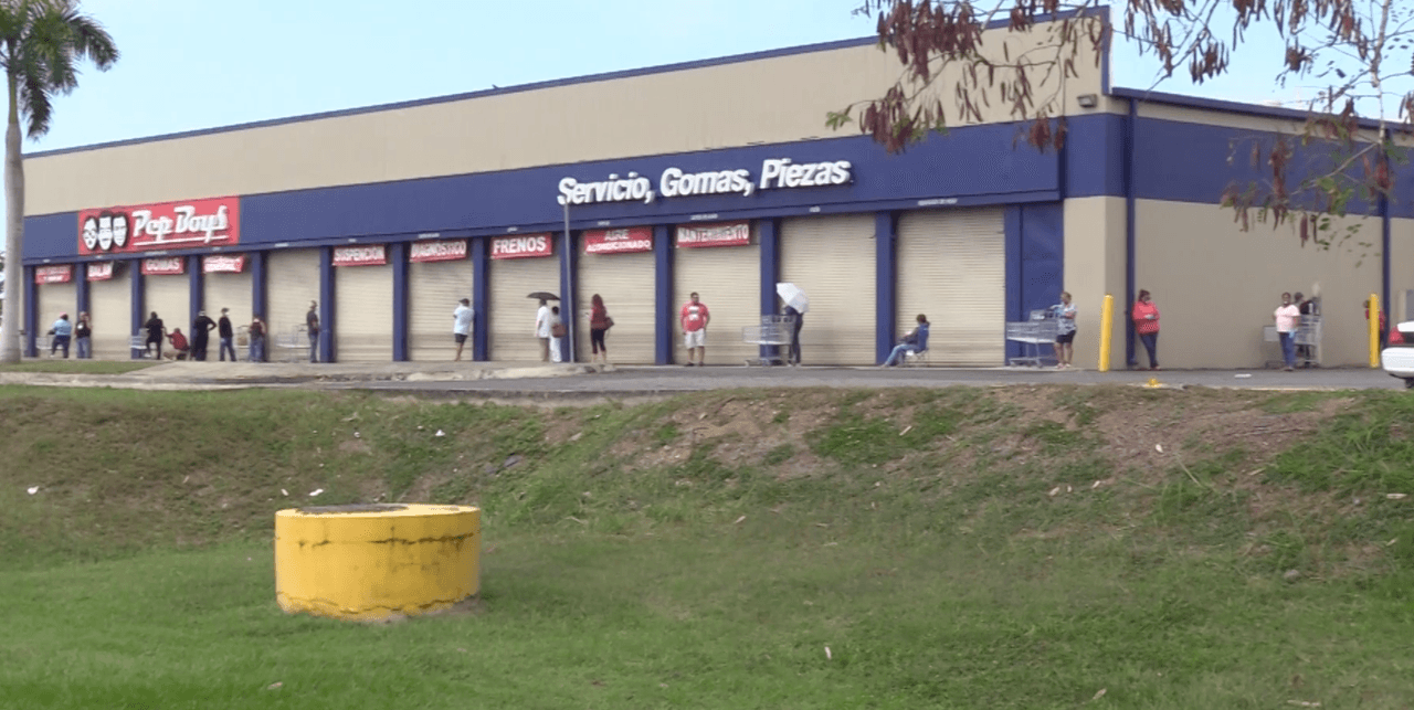 A los comerciantes, la gobernadora recomendó no permitir la entrada de personas sin máscaras.