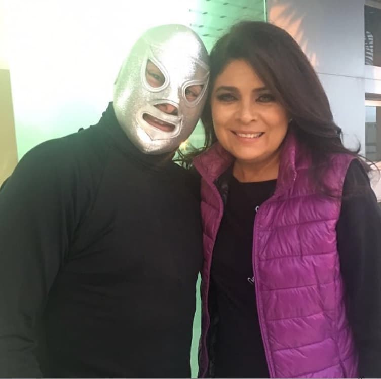 Victoria Ruffo es una ferviente seguidora de la lucha libre y presume su amistad con el luchador mexicano 'El hijo del Santo', con quen comparte algunas comidas y reuniones.