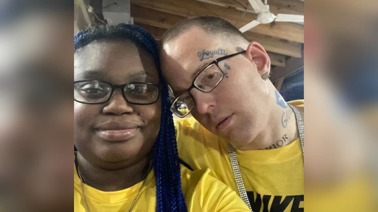 La pareja vivía en un apartamento diferente a donde estaban los jóvenes y el cadáver del niño.