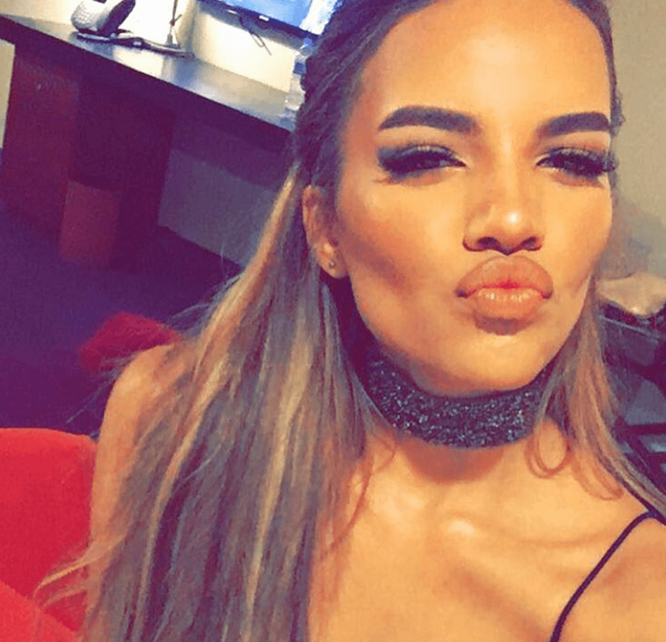 Su
<i>haircut</i> más reciente lo lleva largo y lacio. Pero durante todo el año tuvo cambios constantes en su cabellera.