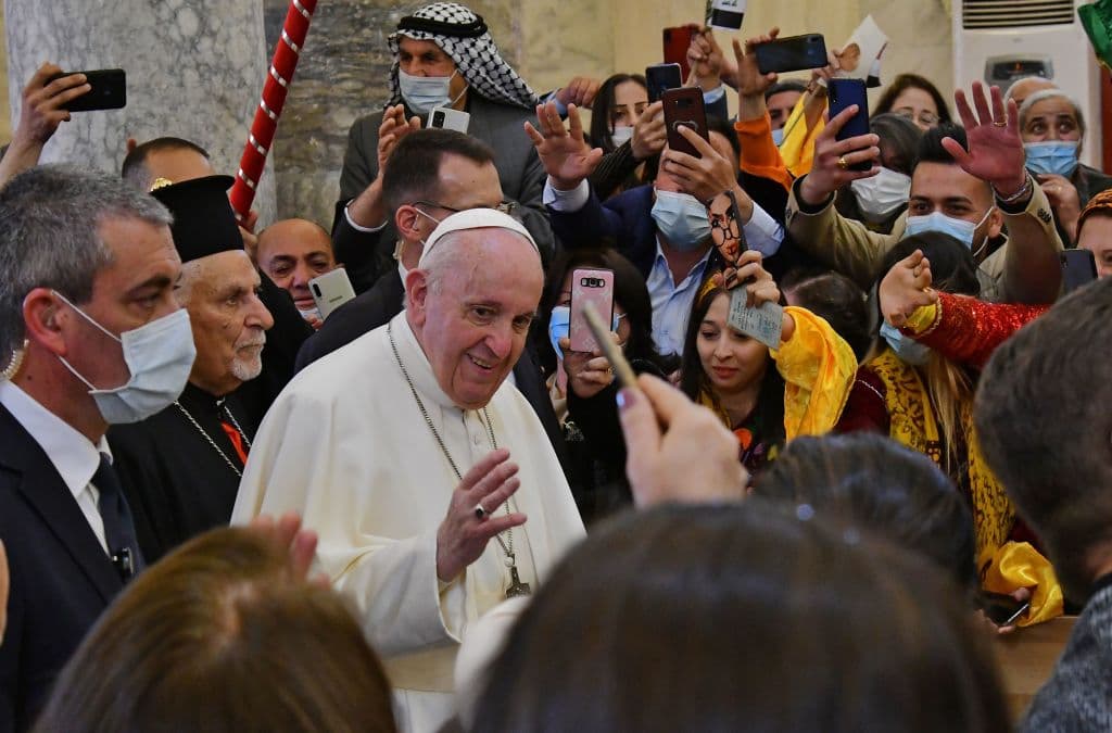 Irak tiene 40 millones de habitantes, en su mayoría musulmanes. Actualmente hay unos 400,000 cristianos, una minoría que está desapareciendo ya que apenas antes de la invasión estadounidense de 2003 eran 1.5 millones.