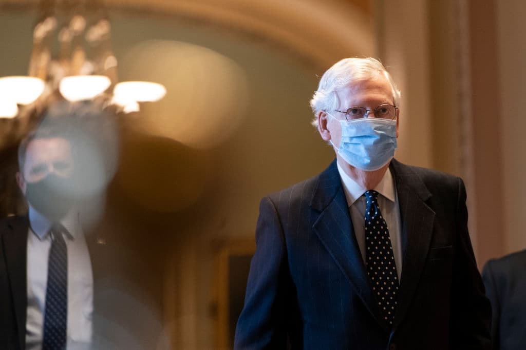 El líder republicano en el Senado Mitch McConnell