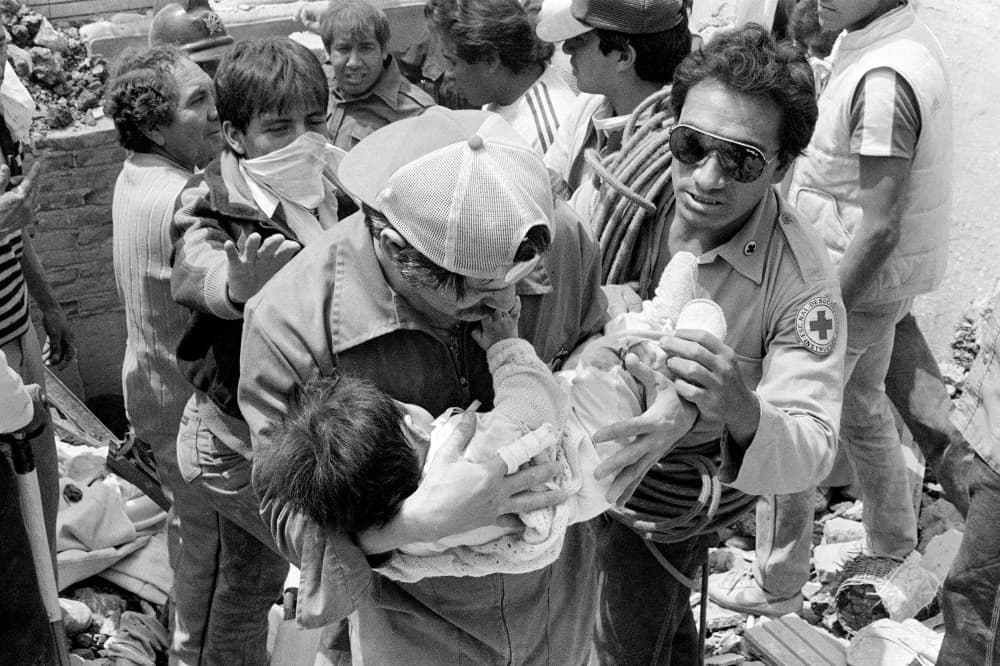 Solidaridad por terremoto en México 1985.