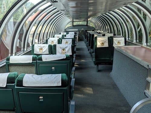 Los boletos económicos estándar cuestan $17 por adulto y $9 por niño de 3 a 12 años; los asientos Crown Class Coach cuestan $18 para adultos y $10 para niños de 3 a 12 años; los niños menores de 2 años entran gratis. En el Domo de Primera Clase, los boletos cuestan $35 por asiento para todas las edades.