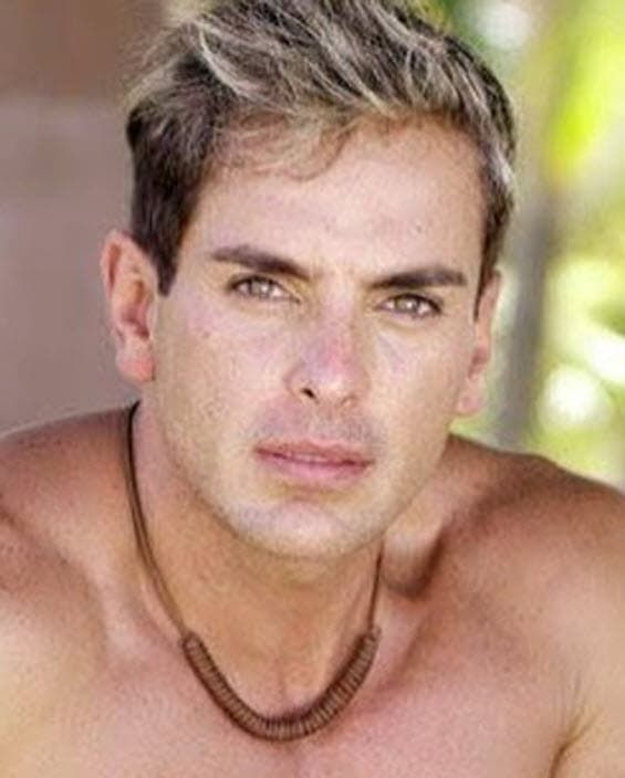 La tarde de este lunes 7 de septiembre se dio a conocer que el actor, cantante, modelo, productor, presentador de televisión, dentista y empresario mexicano, Xavier Ortiz, murió en Guadalajara, México.